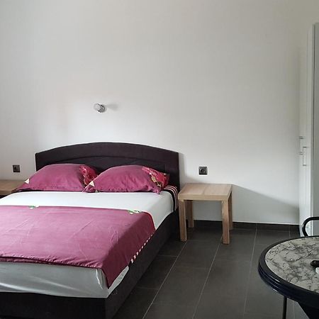 Apartments Star With Pool Biograd Na Moru Buitenkant foto